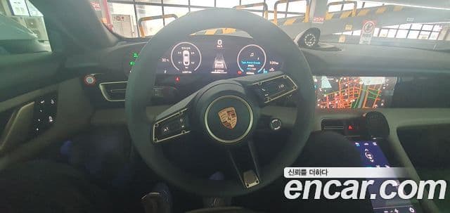 Porsche Taycan 2025 — ფოტო 12/16