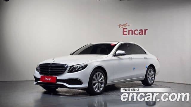 Mercedes-Benz E-Class 2018 — Фото 1/20