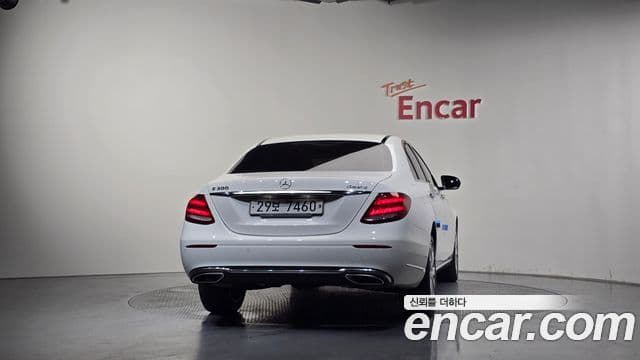 Mercedes-Benz E-Class 2018 — Фото 4/20