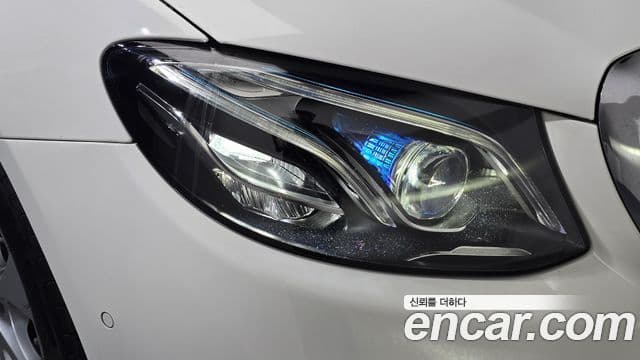 Mercedes-Benz E-Class 2018 — Photo 7/32