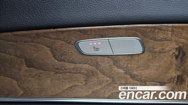 Mercedes-Benz E-Class 2018 — Photo 3/32