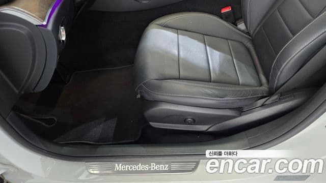 Mercedes-Benz E-Class 2018 — Photo 20/32