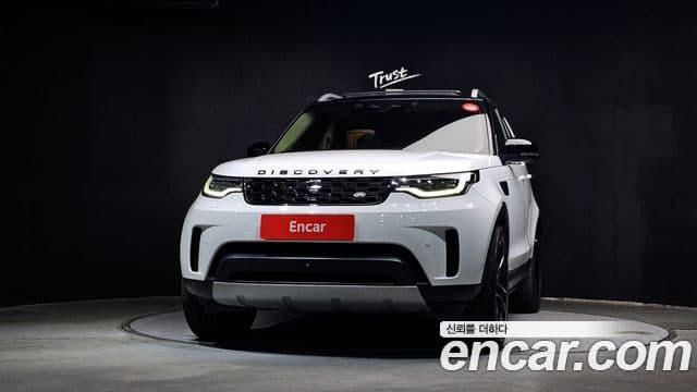 Land Rover Discovery 5 2021 — Фото 3/20