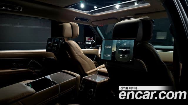 Land Rover Range Rover 2025 — Фото 17/20