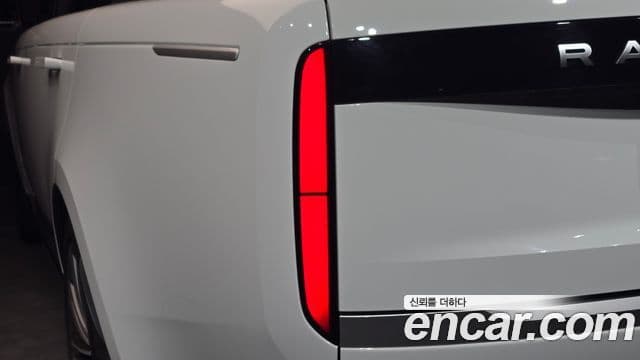 Land Rover Range Rover 2025 — Photo 4/35