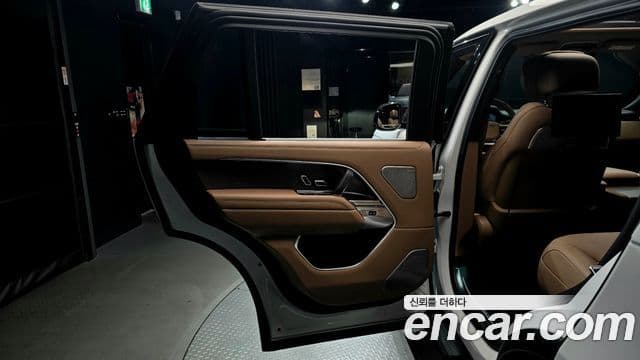 Land Rover Range Rover 2025 — Photo 5/35