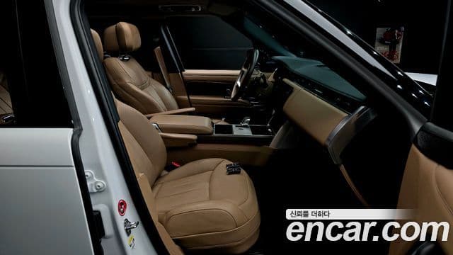 Land Rover Range Rover 2025 — Photo 34/35