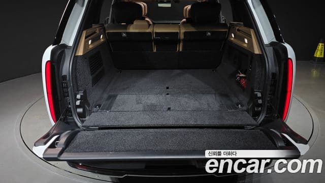 Land Rover Range Rover 2025 — Photo 2/35