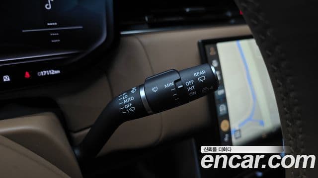 Land Rover Range Rover 2025 — Photo 32/35