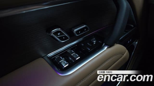 Land Rover Range Rover 2025 — Photo 16/35
