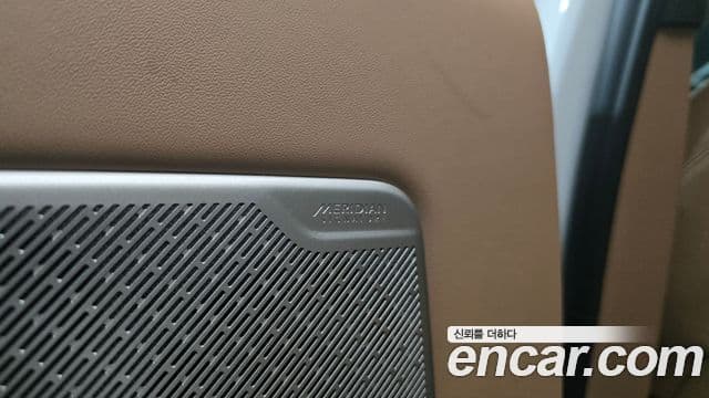 Land Rover Range Rover 2025 — Photo 15/35