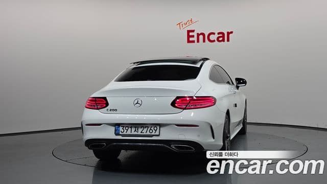 Mercedes-Benz C-Class 2021 — Photo 28/33