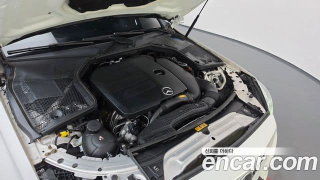 Mercedes-Benz C-Class 2021 — Photo 14/33