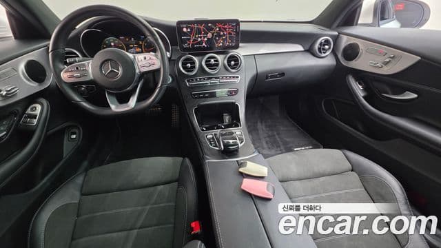 Mercedes-Benz C-Class 2021 — Photo 1/33