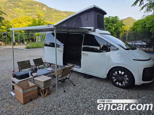 Hyundai Staria 2022 — Photo 3/18