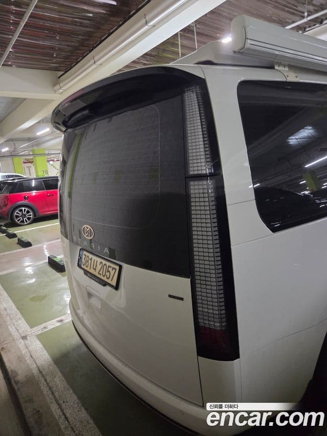 Hyundai Staria 2022 — Photo 18/18