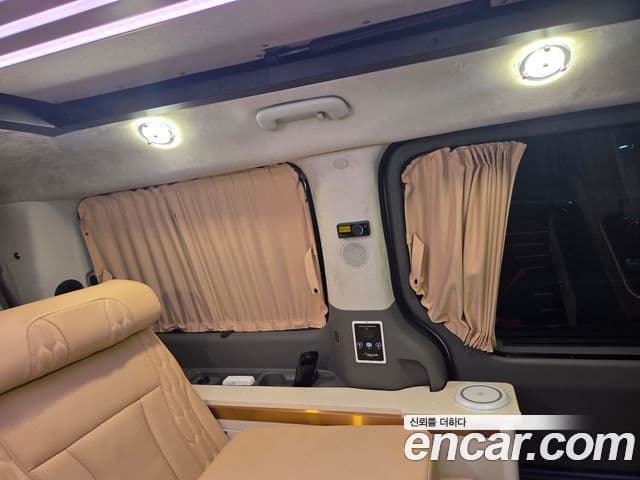 Hyundai Staria 2022 — Photo 15/18