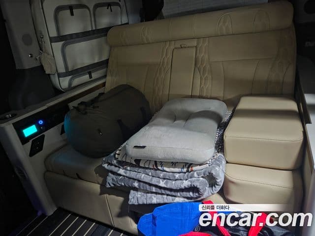 Hyundai Staria 2022 — Photo 2/18