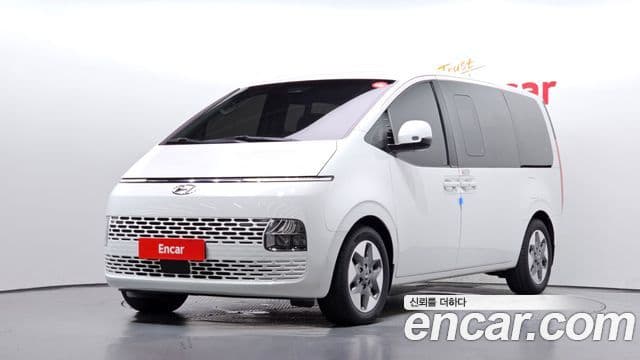 Hyundai Staria 2022 — ფოტო 12/32