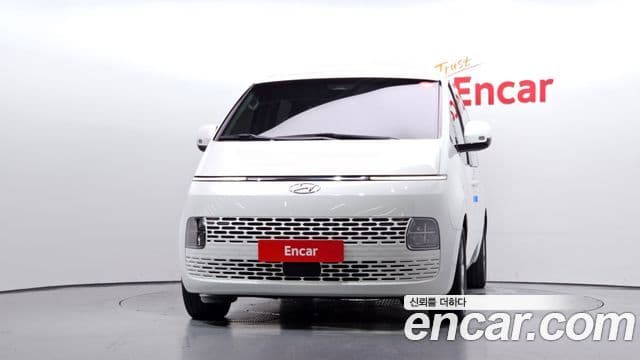 Hyundai Staria 2022 — ფოტო 7/32