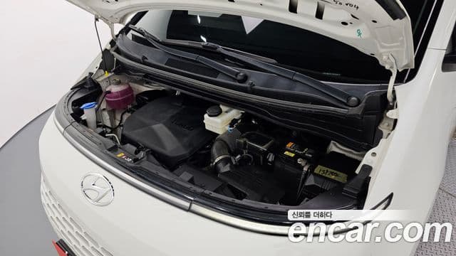 Hyundai Staria 2022 — ფოტო 25/32