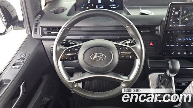 Hyundai Staria 2022 — ფოტო 16/32