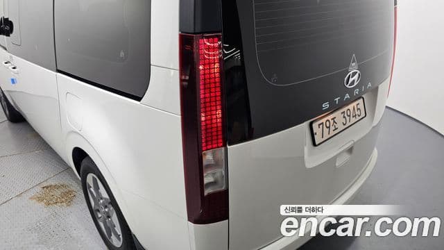 Hyundai Staria 2022 — ფოტო 15/32