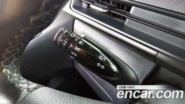 Hyundai Staria 2022 — ფოტო 17/32