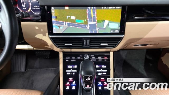 Porsche Cayenne 2020 — Photo 18/20