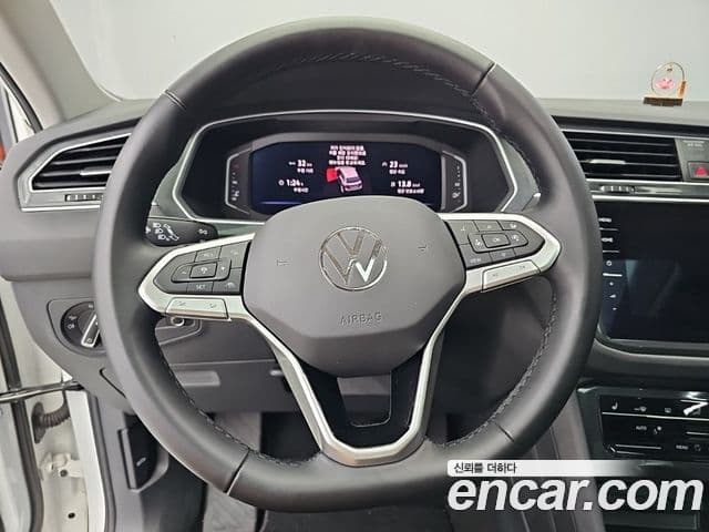 Volkswagen Tiguan 2023 — ფოტო 1/19