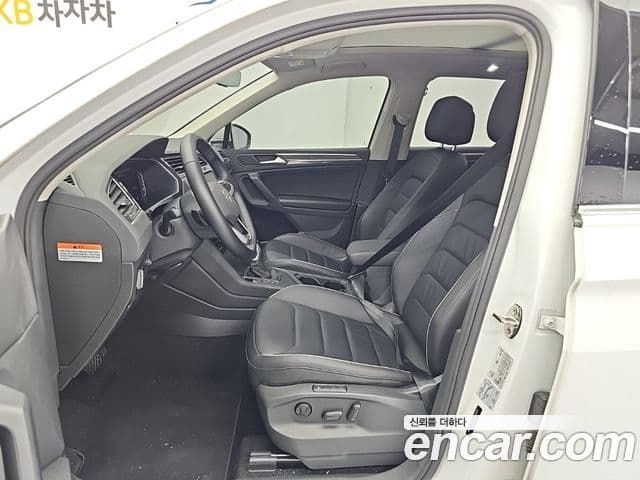 Volkswagen Tiguan 2023 — ფოტო 16/19