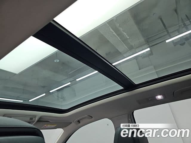 Volkswagen Tiguan 2023 — ფოტო 13/19