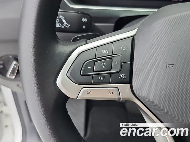 Volkswagen Tiguan 2023 — ფოტო 5/19