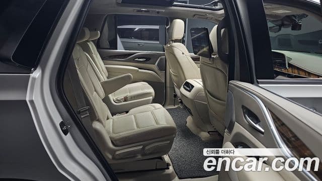 Cadillac Escalade 2022 — Фото 11/20