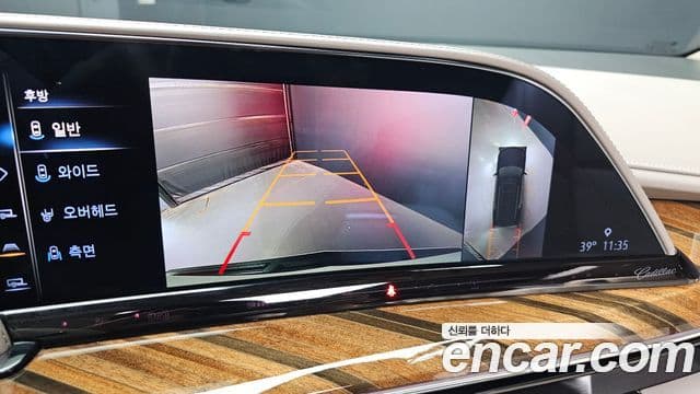 Cadillac Escalade 2022 — Фото 15/20