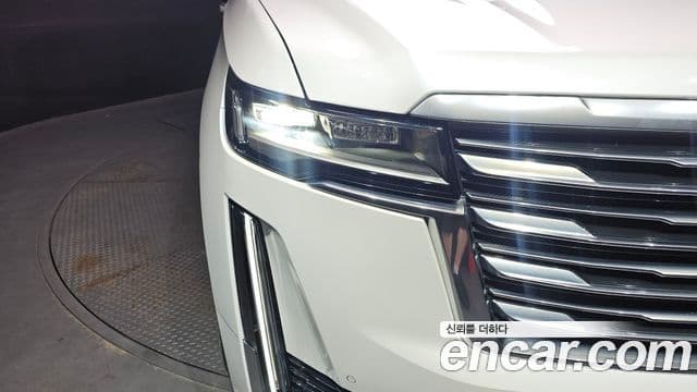 Cadillac Escalade 2022 — Photo 34/39
