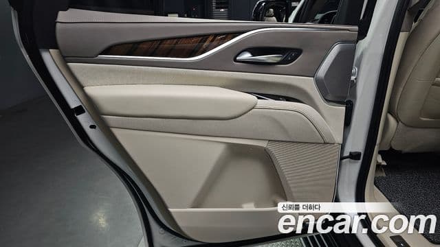 Cadillac Escalade 2022 — Photo 33/39