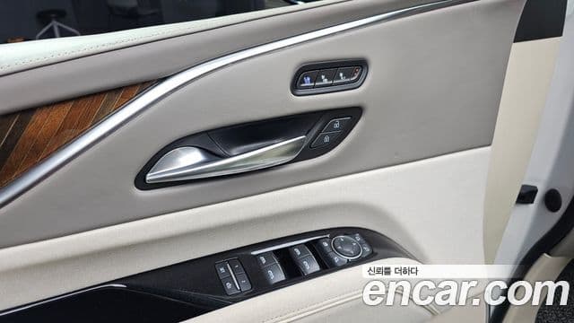 Cadillac Escalade 2022 — Photo 15/39