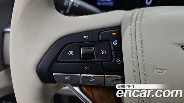 Cadillac Escalade 2022 — Photo 38/39