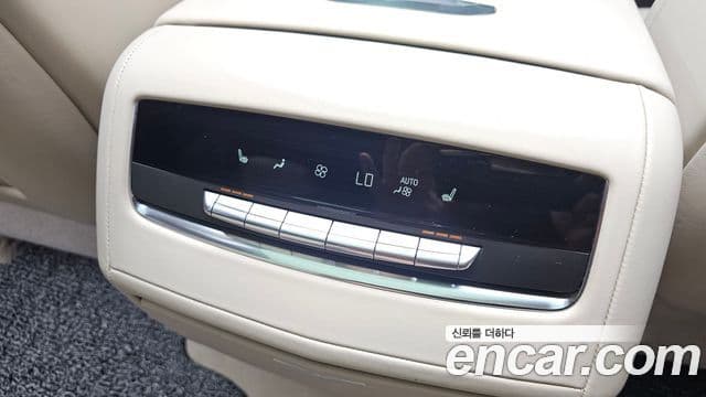Cadillac Escalade 2022 — Photo 19/39
