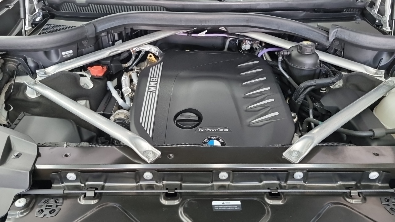 BMW X7 2021 — Photo 13/18