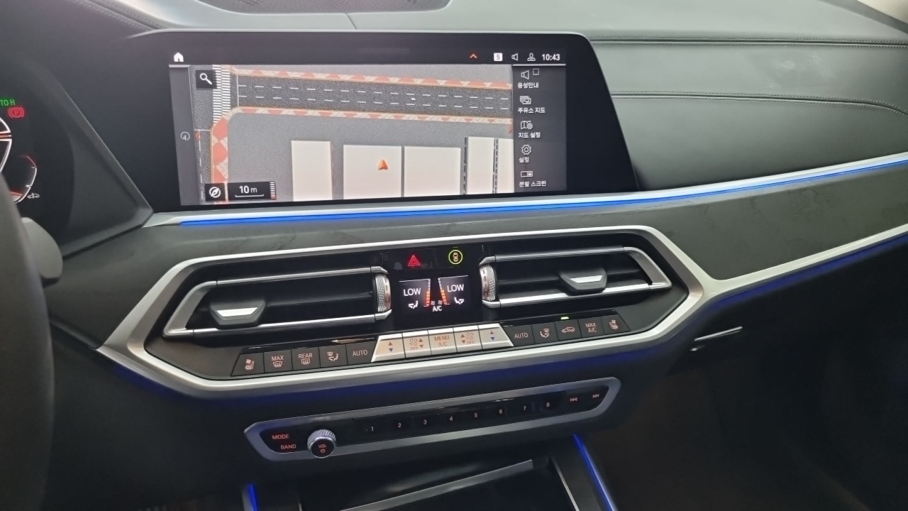 BMW X7 2021 — Photo 5/18