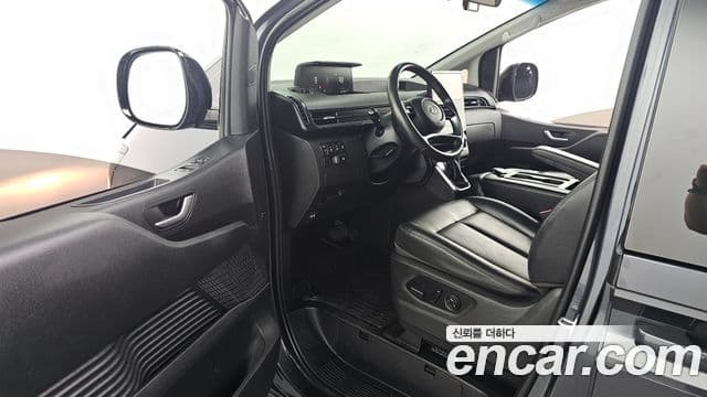Hyundai Staria 2022 — Photo 6/20