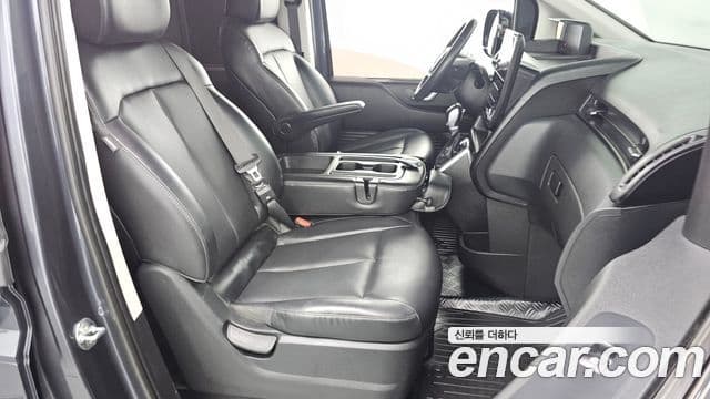 Hyundai Staria 2022 — Photo 15/20