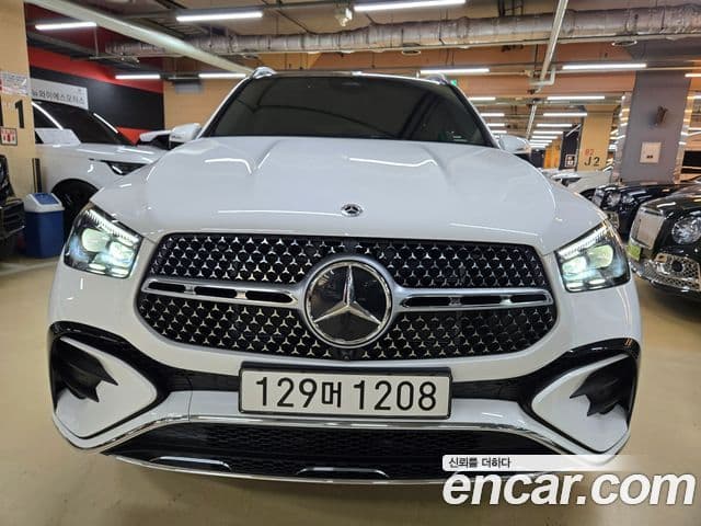 Mercedes-Benz GLE-Class 2025 — Photo 12/20
