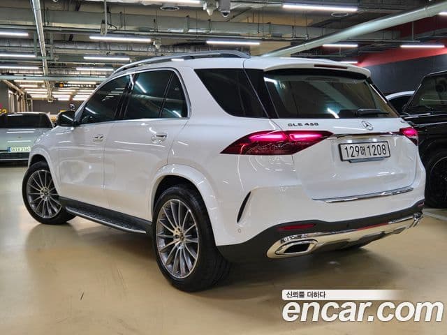Mercedes-Benz GLE-Class 2025 — Photo 19/20