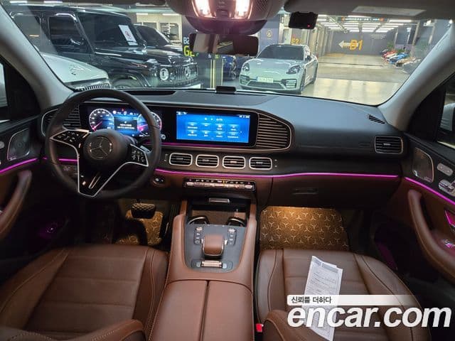Mercedes-Benz GLE-Class 2025 — Photo 11/20