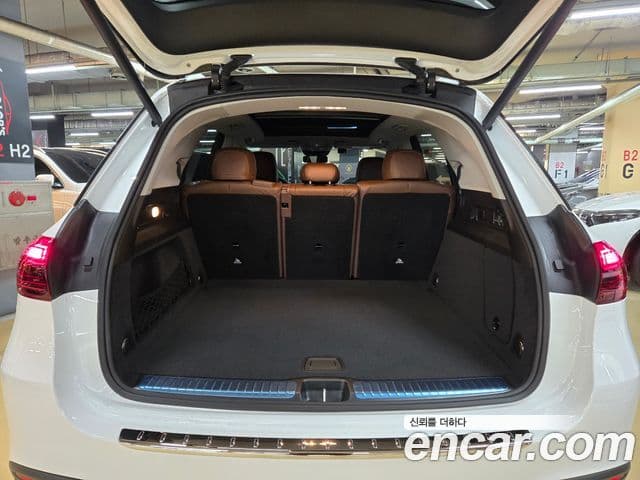 Mercedes-Benz GLE-Class 2025 — Photo 10/20