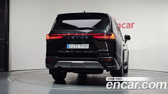Lexus LX 2025 — Photo 30/34