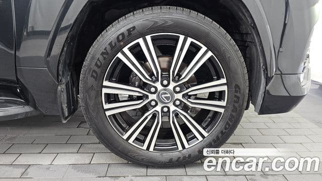 Lexus LX 2025 — Photo 7/34